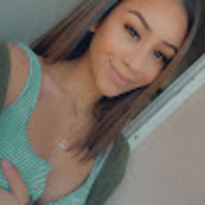 Meet your Posher, Adriana